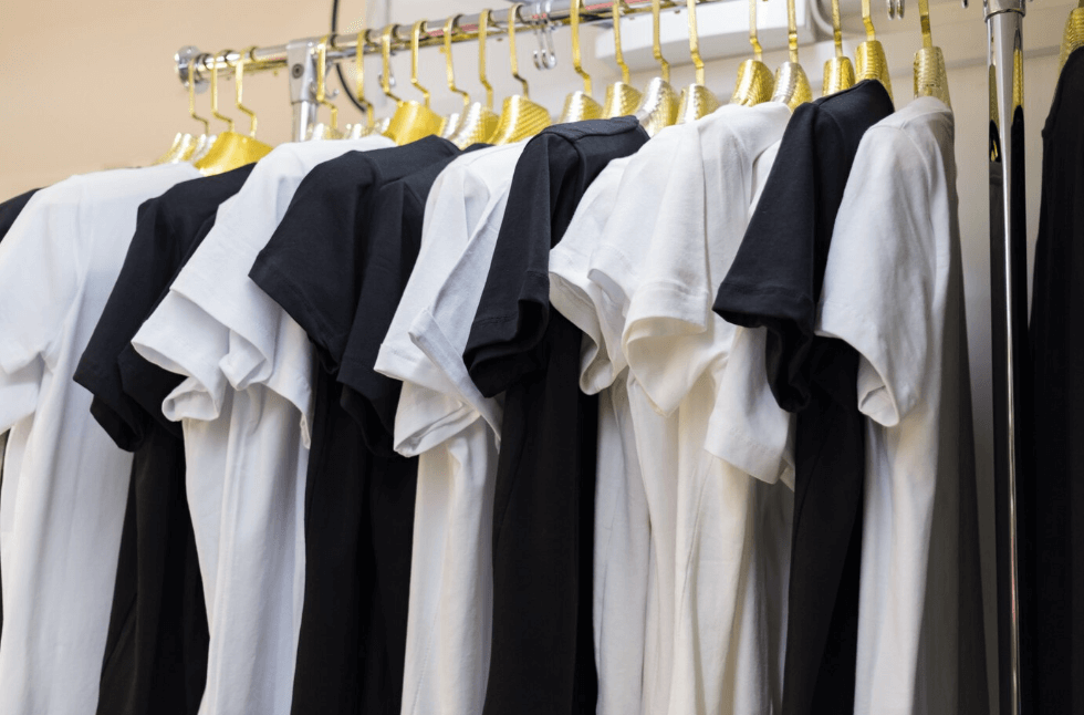 Wholesale Guide for V-Neck T-Shirts in Bulk