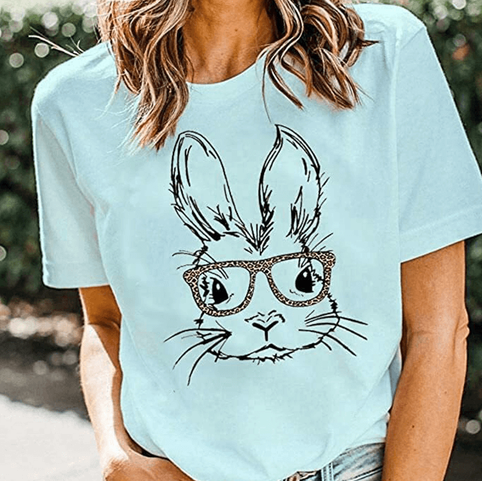 Wholesale Women’s Graphic Tees: Quality and Style at Your Fingertips