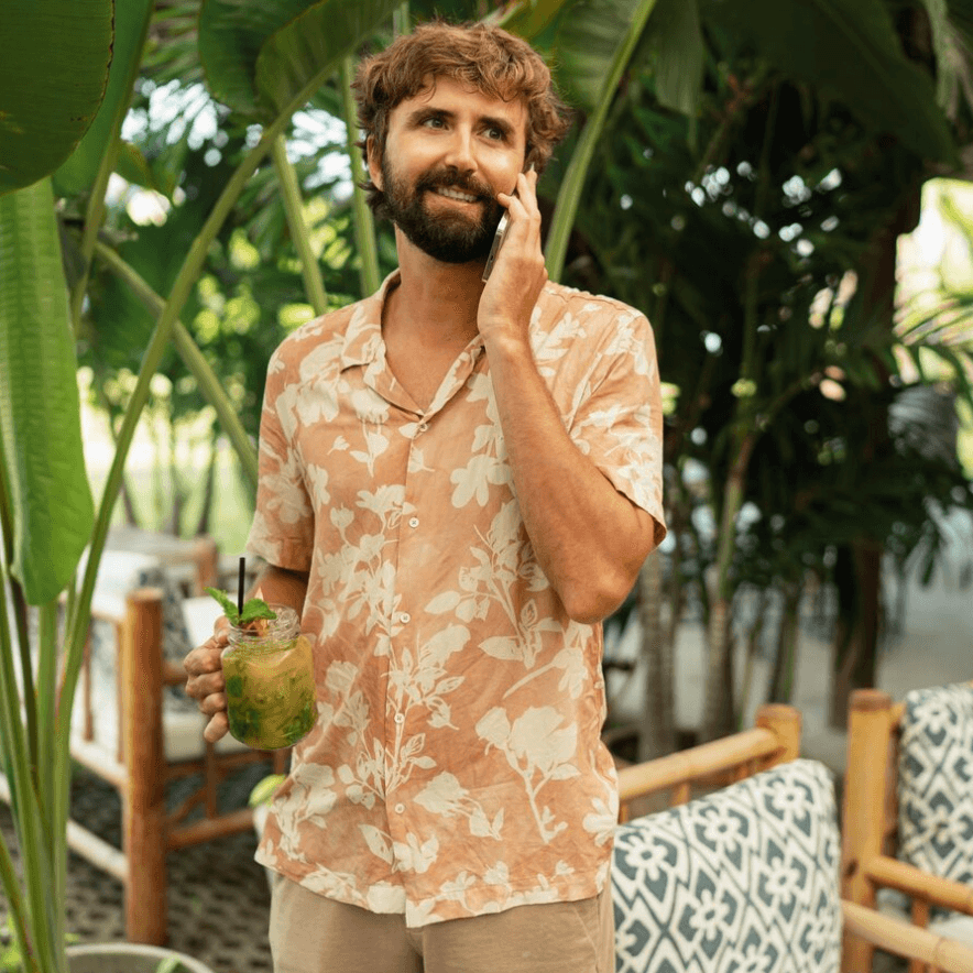 Men’s Beach Shirts: Trends in Europe and the United States and Analysis of Online and Offline Suppliers