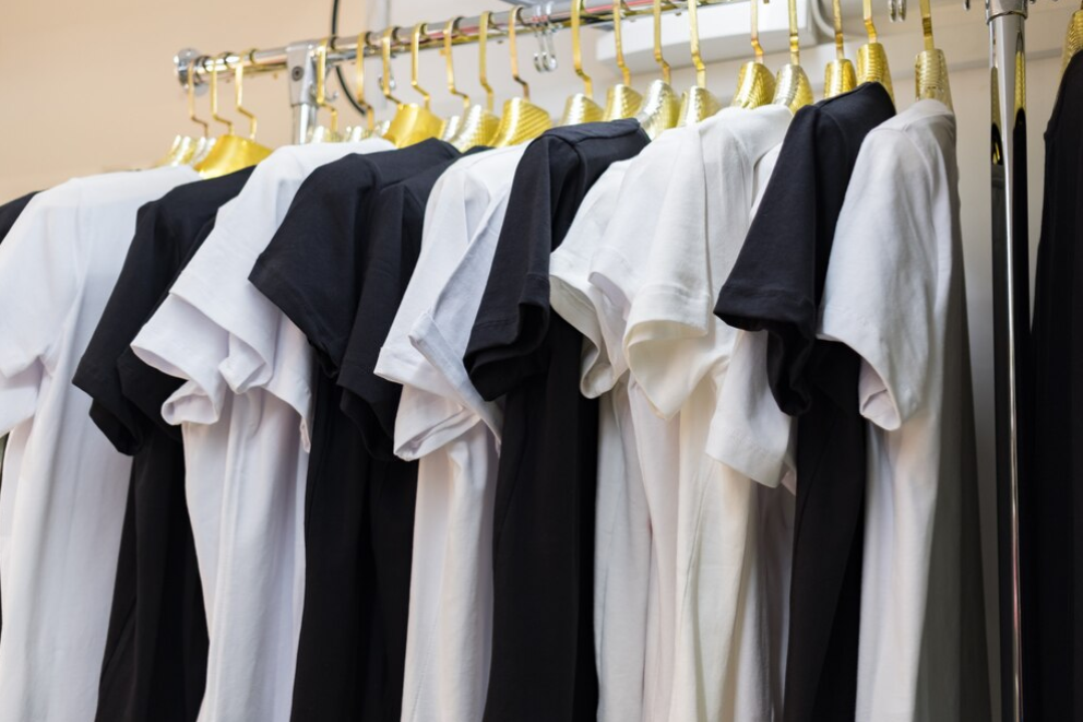 Top 10 Wholesale Women’s T-Shirt Companies in North America: Unveiling Trends and Cost-Saving Strategies