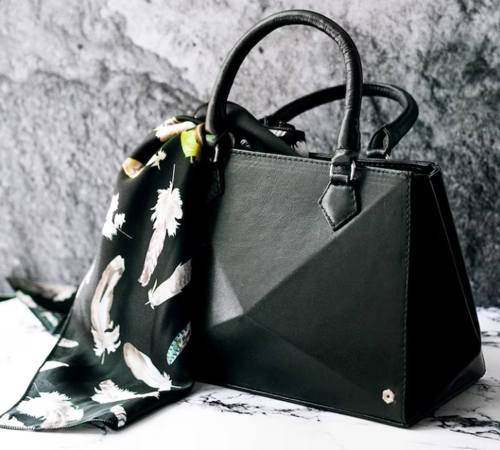 Wholesale Designer Bags: The Ultimate Style Statement