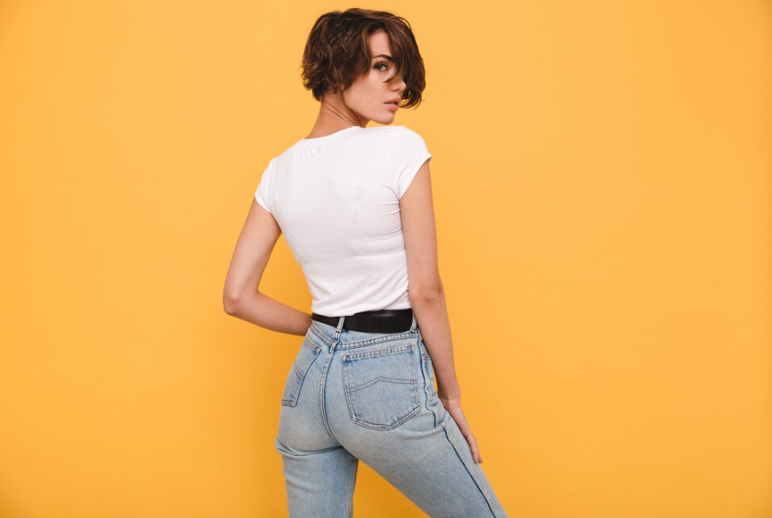 Women’s Fitted T-Shirts: Elevating Sales through Seven Stylish Pairing Strategies