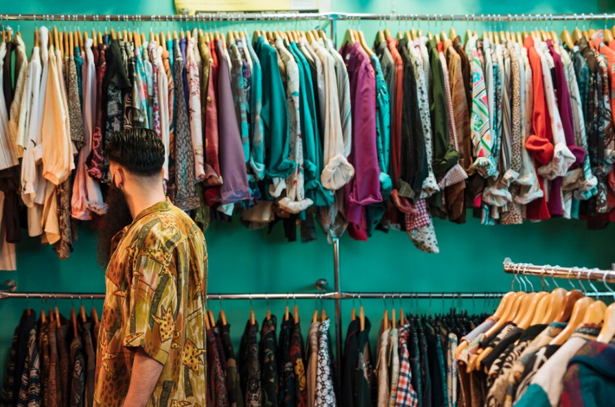 Plain T-Shirts in Bulk Near Me: Discovering 15 North American Wholesale Suppliers